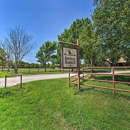 Texas Cabin On 130 Acres Walk To Lake Ray Roberts Collinsville Exteriör bild