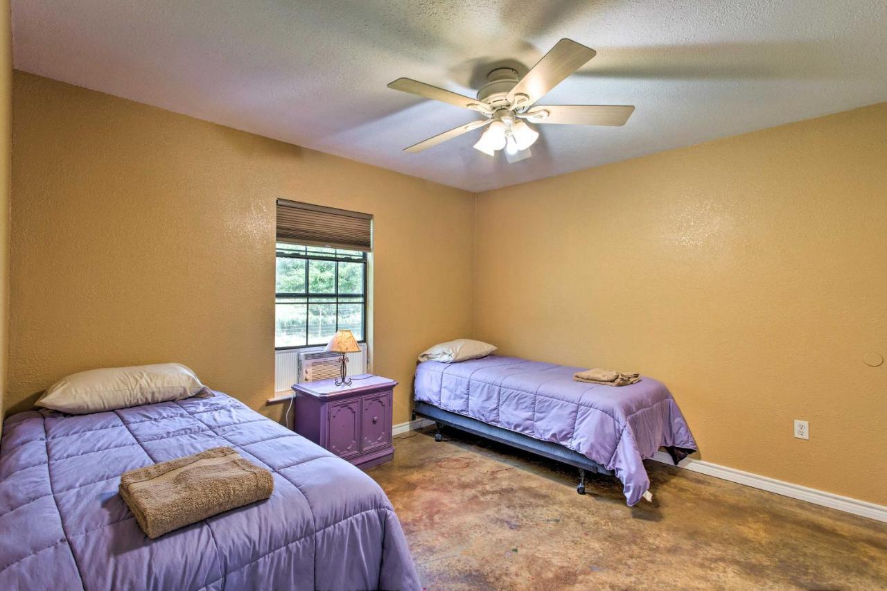 Texas Cabin On 130 Acres Walk To Lake Ray Roberts Collinsville Exteriör bild