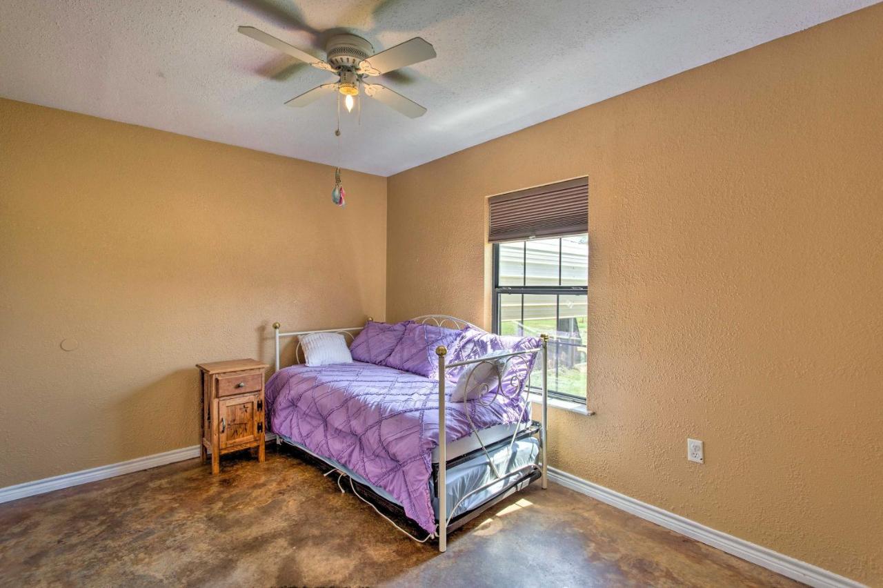 Texas Cabin On 130 Acres Walk To Lake Ray Roberts Collinsville Exteriör bild