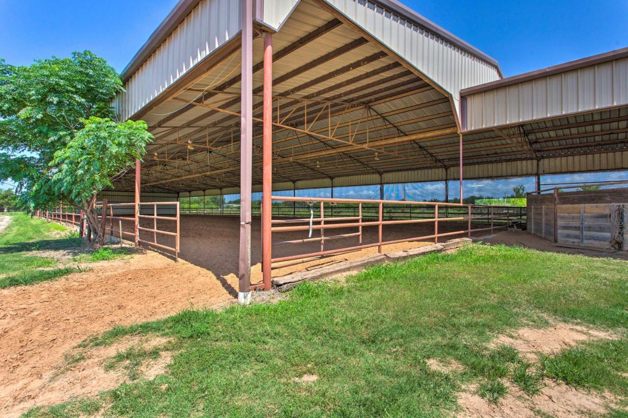 Texas Cabin On 130 Acres Walk To Lake Ray Roberts Collinsville Exteriör bild